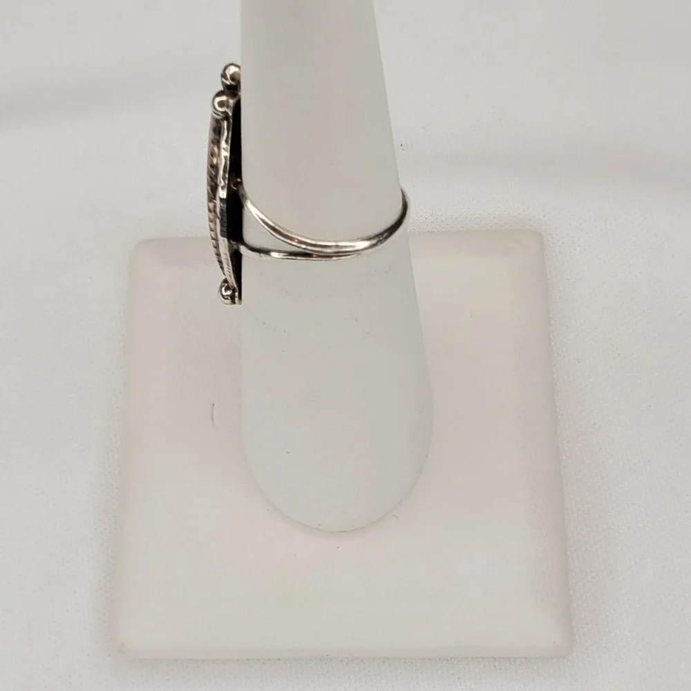 Vintage Ring Southwestern Sterling Silver Mother of Pearl Etched Size 6.75 4.6g‎